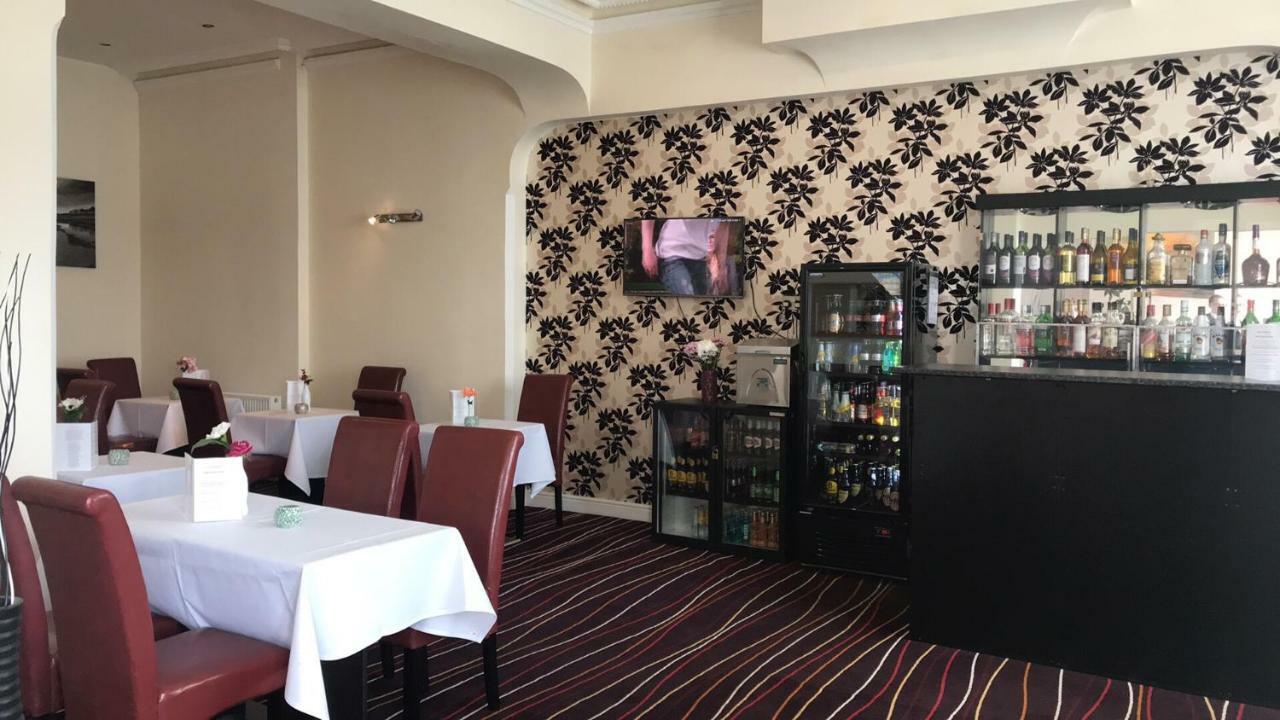 Iris Hotel Llandudno Exteriör bild