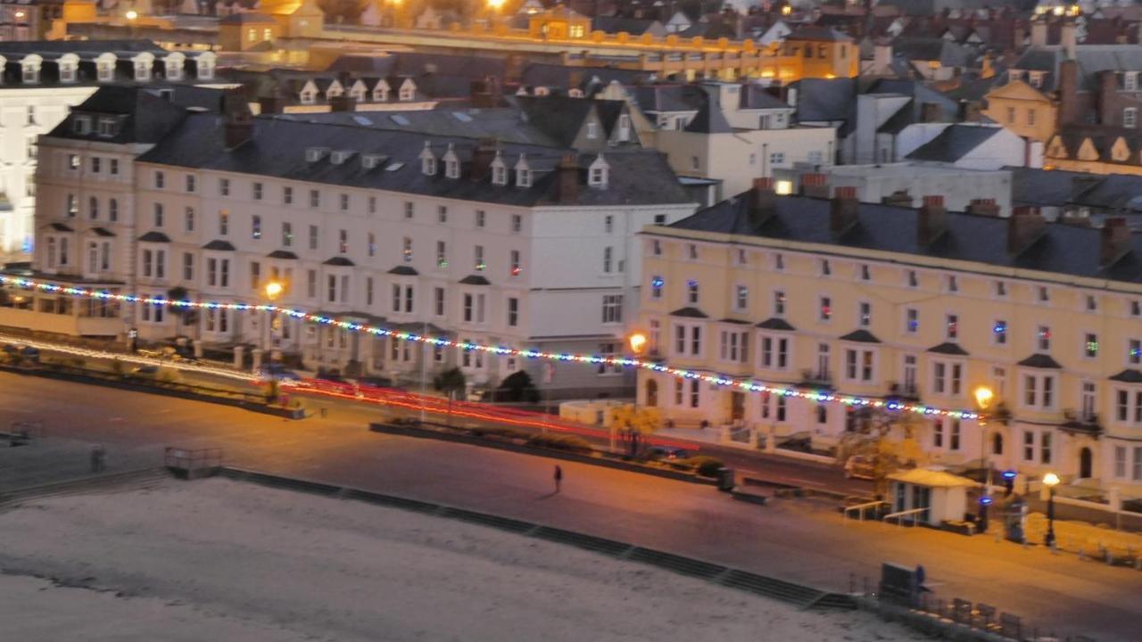Iris Hotel Llandudno Exteriör bild